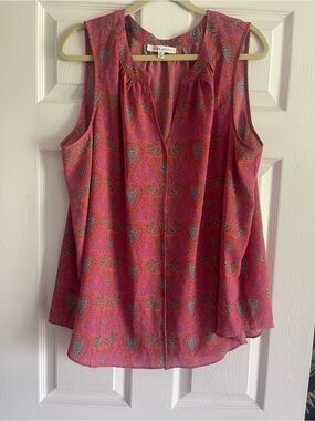 Rose & Olive Fuchsia Paisley Sleeveless V-Neck Camisole